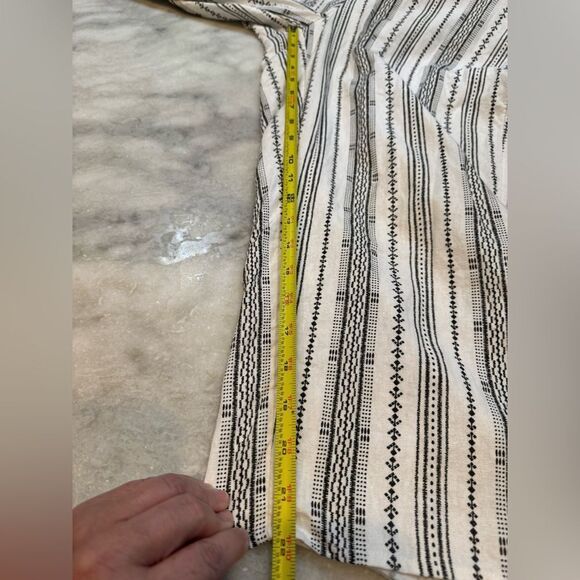 Old Navy Linen-Blend Geometric-Stripe Cami
Jumpsuit, Size Medium - Picture 10 of 10